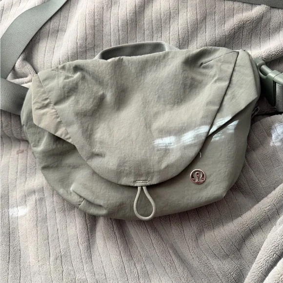 lululemon athletica Sage Crossbody Bag - Picture 1 of 2